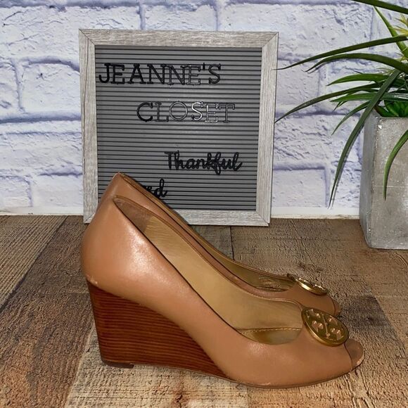 Tory burch sally
Leather Wedge Pump - Picture 3 of 15